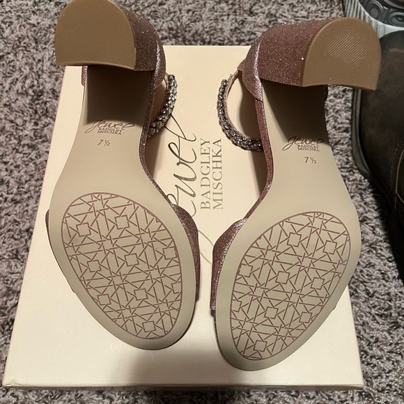 Jewel Badgley Mischka pink glitter NWT - Picture 3 of 3